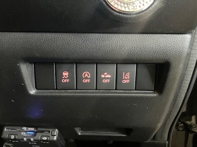 Suzuki SWIFT 2017-01 3685053-23