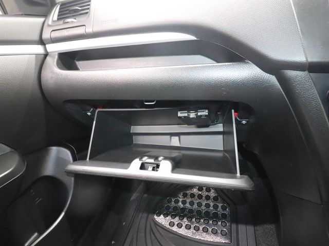 Suzuki SWIFT 2011-11 3685133-19