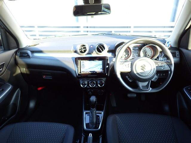 Suzuki SWIFT 2022-12 3685052-1