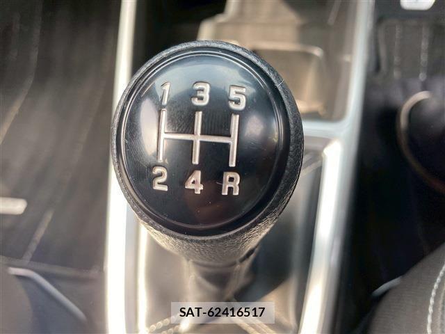 Suzuki SWIFT 2017-03 4331798-19
