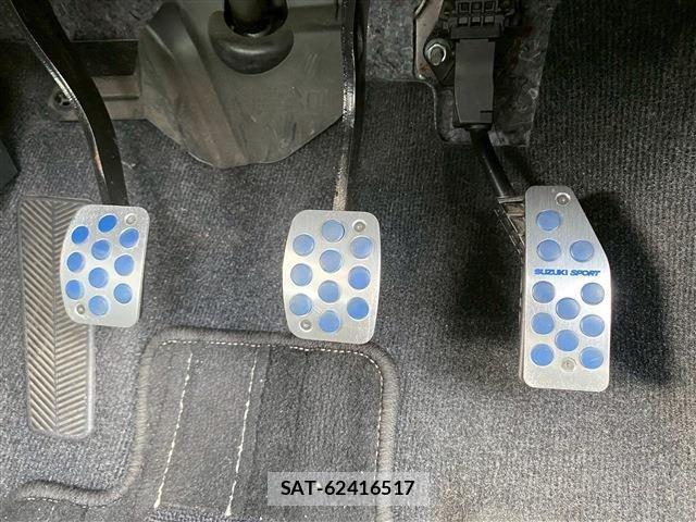 Suzuki SWIFT 2017-03 4331798-25