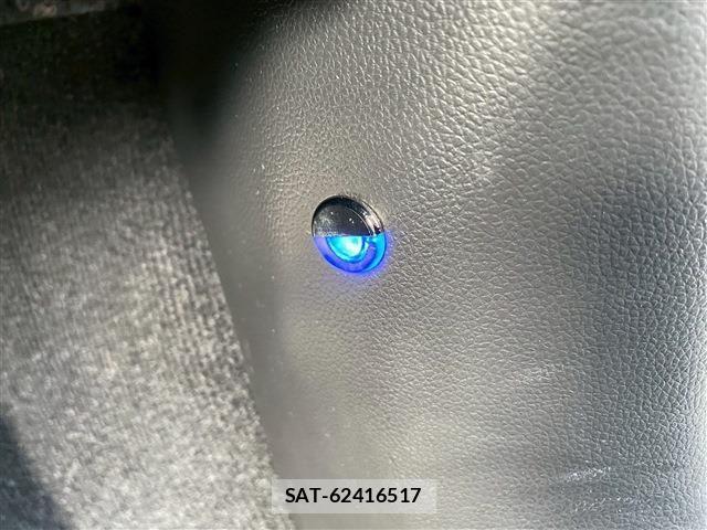 Suzuki SWIFT 2017-03 4331798-26