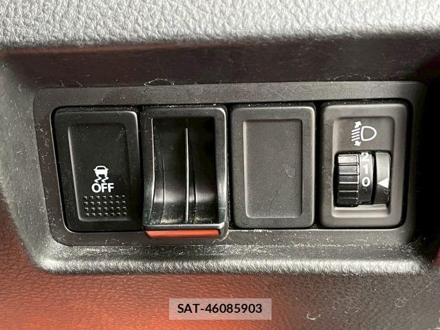 Suzuki SWIFT 2014-10 4989080-21