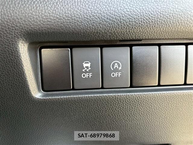 Suzuki SWIFT 2018-03 5880160-17