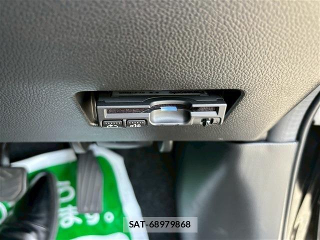 Suzuki SWIFT 2018-03 5880160-18