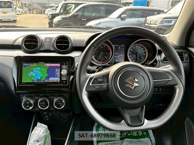 Suzuki SWIFT 2018-03 5880160-19