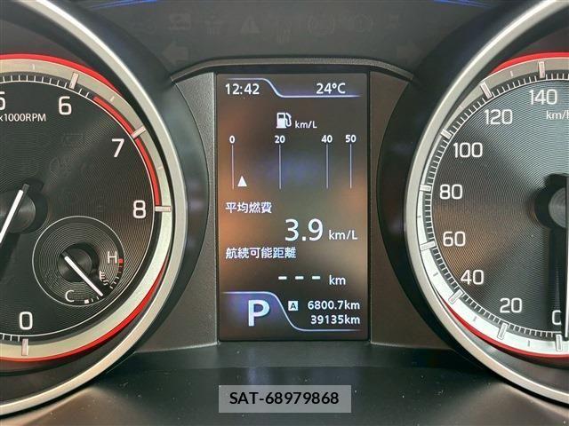 Suzuki SWIFT 2018-03 5880160-26