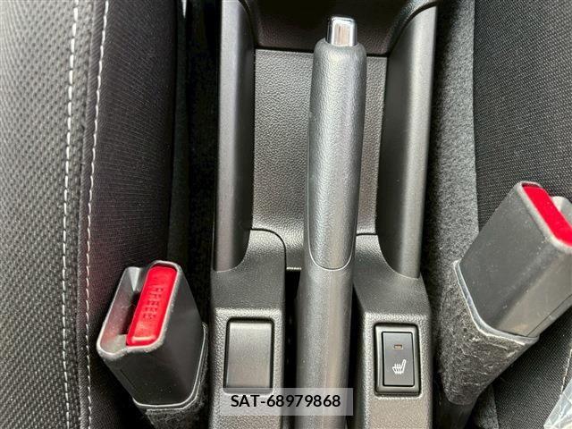 Suzuki SWIFT 2018-03 5880160-27