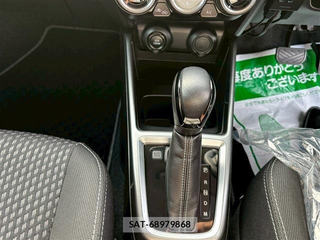 Suzuki SWIFT 2018-03 5880160-28
