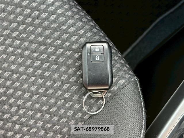 Suzuki SWIFT 2018-03 5880160-29