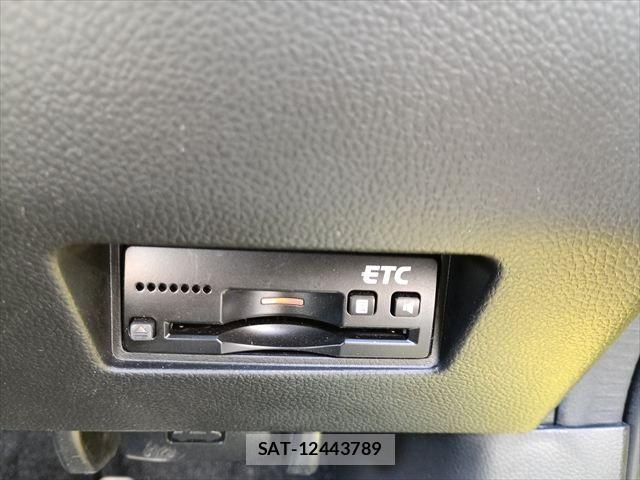 Suzuki SWIFT 2019-08 5880156-24