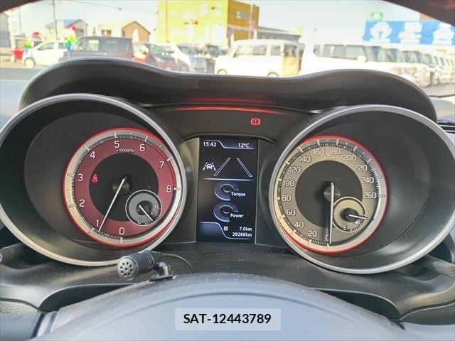 Suzuki SWIFT 2019-08 5880156-28