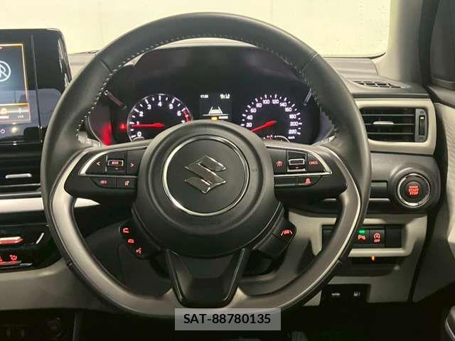 Suzuki SWIFT 2023-12 6020228-13