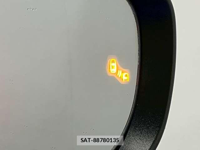 Suzuki SWIFT 2023-12 6020228-4