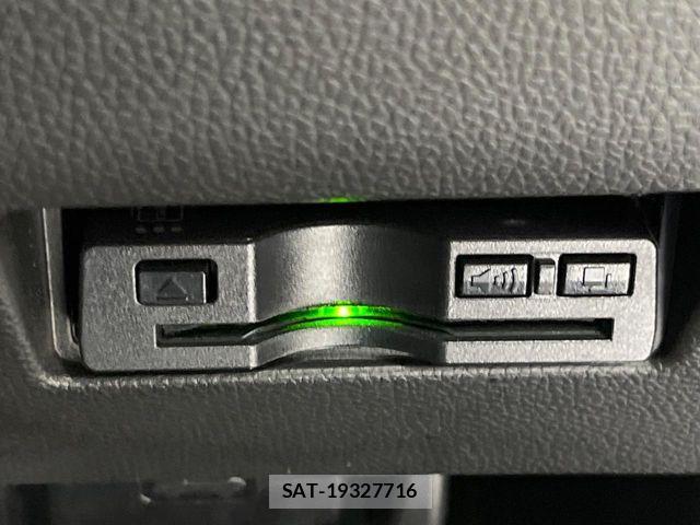 Suzuki SWIFT 2017-04 6220115-6
