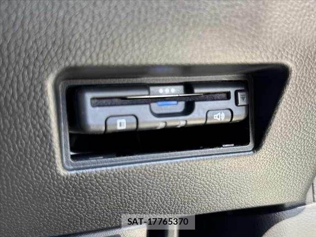 Suzuki SWIFT 2017-10 6247764-25
