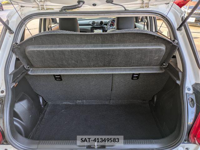 Suzuki SWIFT 2017-10 6615126-5