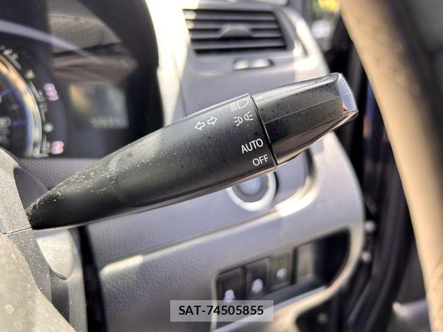 Suzuki SWIFT 2013-10 6678346-24