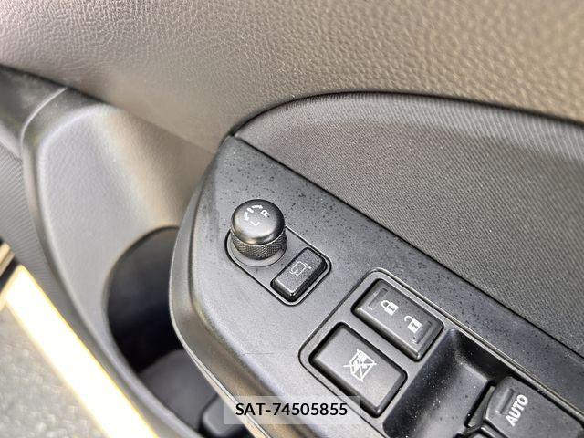 Suzuki SWIFT 2013-10 6678346-26