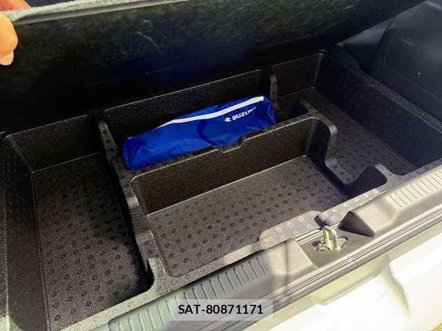 Suzuki SWIFT 2018-04 6678336-19