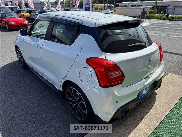 Suzuki SWIFT 2018-04 6678336-2