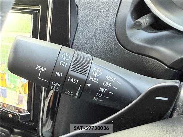 Suzuki SWIFT 2018-07 6691302-27