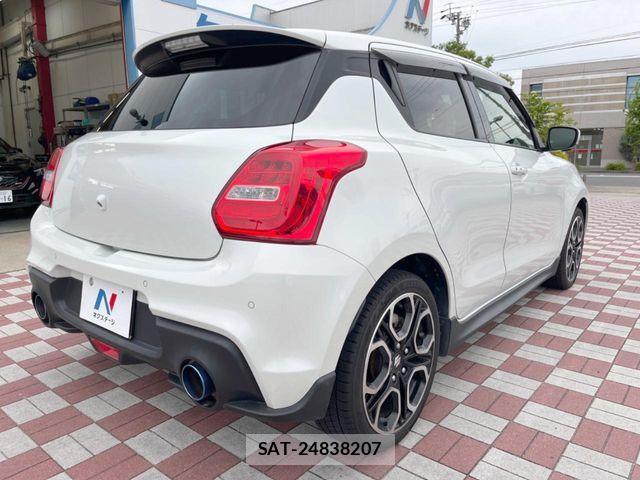 Suzuki SWIFT 2022-09 6717472-16