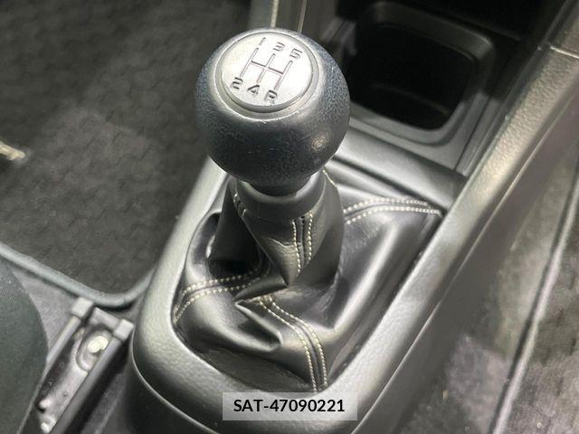 Suzuki SWIFT 2013-08 6817495-3