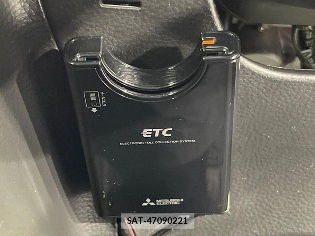 Suzuki SWIFT 2013-08 6817495-4