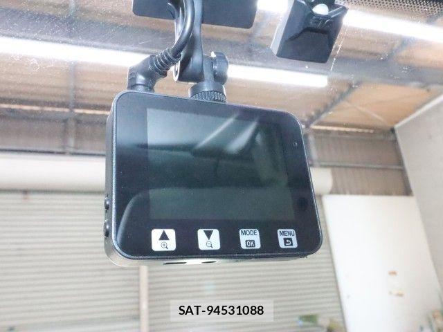 Suzuki SWIFT 2018-09 6817492-12