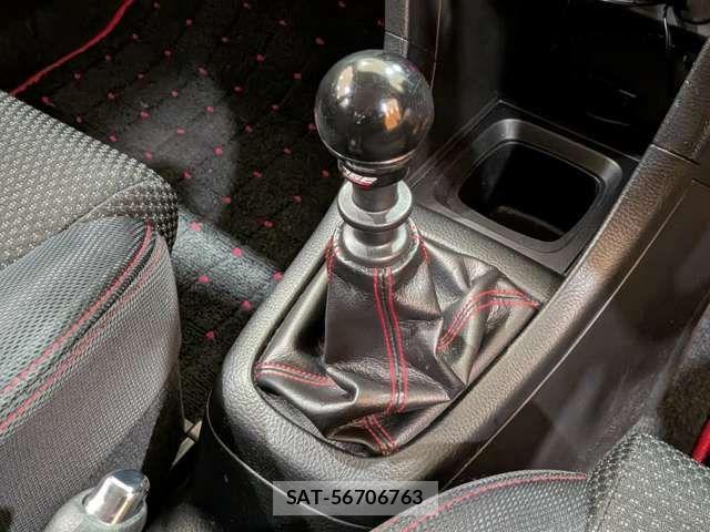 Suzuki SWIFT 2012-01 6817489-8