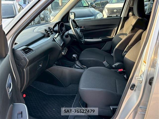 Suzuki SWIFT 2021-03 6913834-3