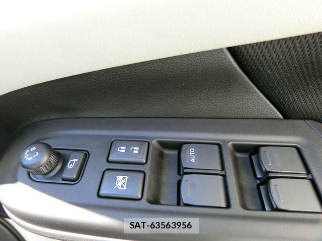 Suzuki SWIFT 2025-10 6913805-19