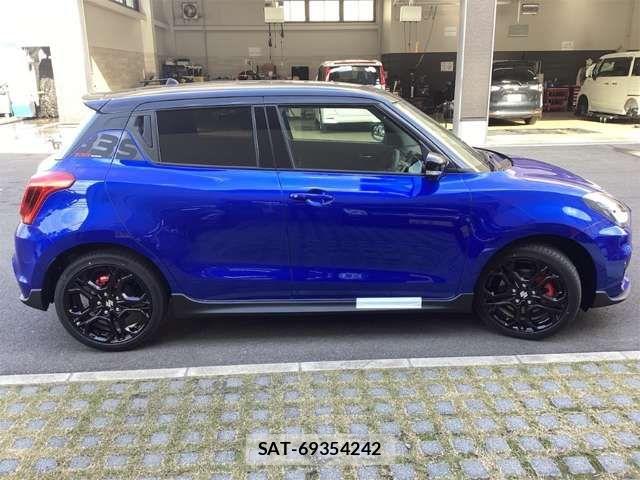 Suzuki SWIFT 2025-11 6913802-9