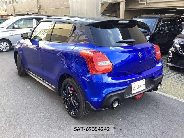 Suzuki SWIFT 2025-11 6913802-11