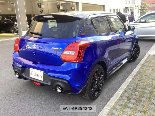 Suzuki SWIFT 2025-11 6913802-4
