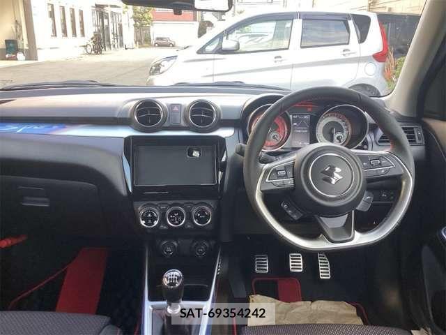 Suzuki SWIFT 2025-11 6913802-5