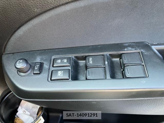 Suzuki SWIFT 2014-12 6913853-9