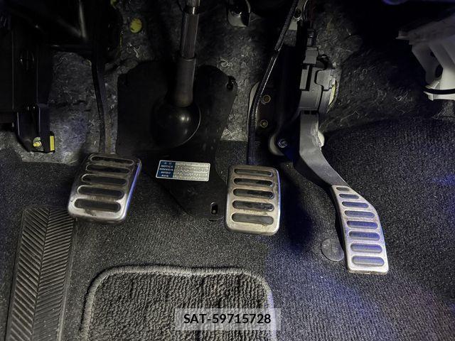 Suzuki SWIFT 2014-04 7021708-26