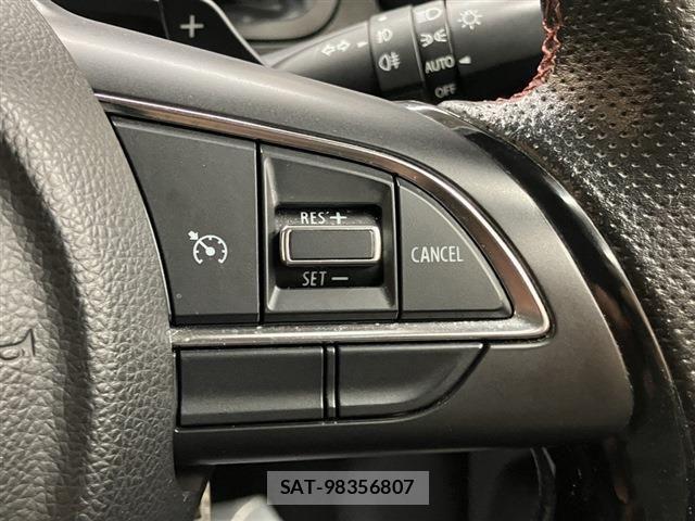 Suzuki SWIFT 2018-03 7060957-12