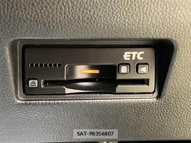 Suzuki SWIFT 2018-03 7060957-14