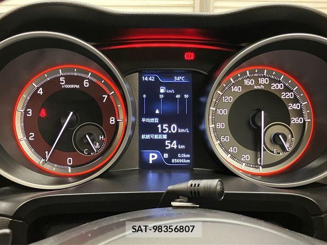 Suzuki SWIFT 2018-03 7060957-28