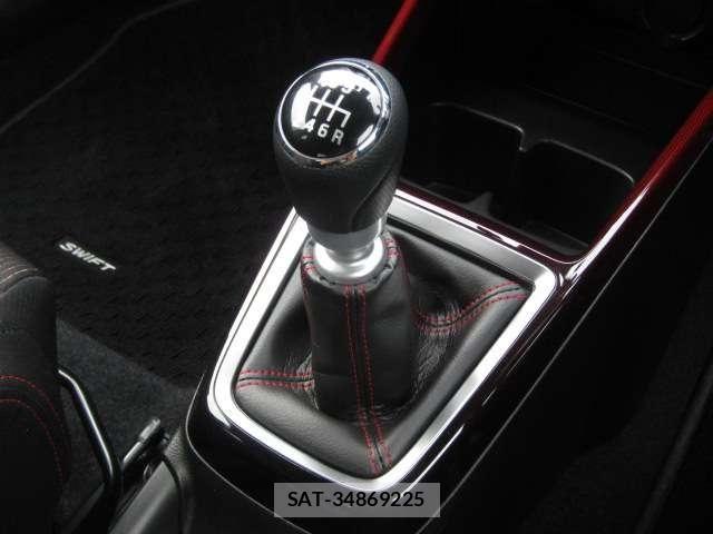 Suzuki SWIFT 2025-02 7060951-3