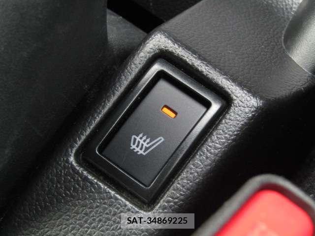 Suzuki SWIFT 2025-02 7060951-8