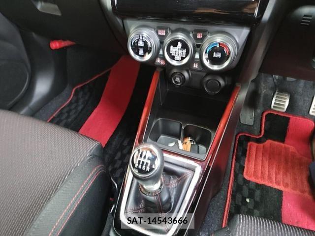 Suzuki SWIFT 2023-06 7225783-16