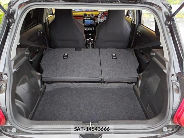 Suzuki SWIFT 2023-06 7225783-25