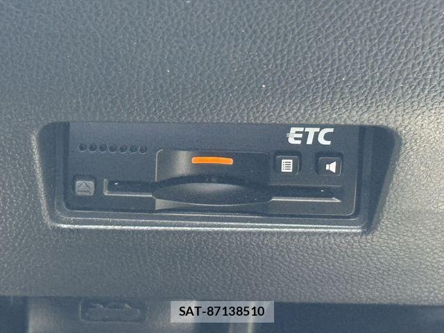 Suzuki SWIFT 2018-03 7225758-26