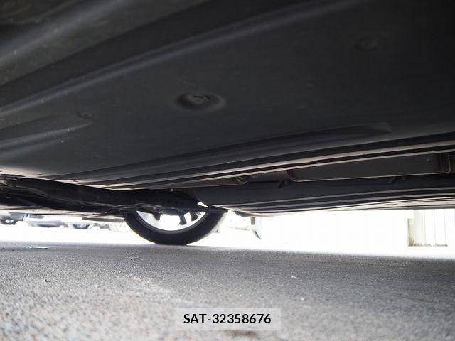 Suzuki SWIFT 2018-05 7225760-23