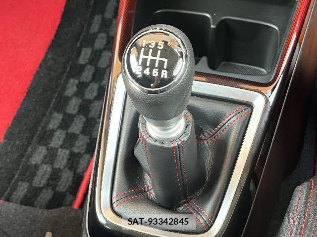 Suzuki SWIFT 2022-09 7225779-19