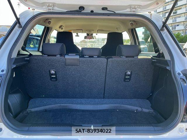 Suzuki SWIFT 2018-04 7252499-21